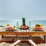 Beautiful Sea View شقة *
