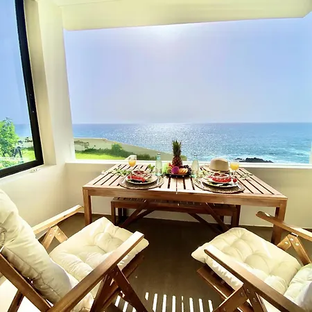Beautiful Sea View Apartment *