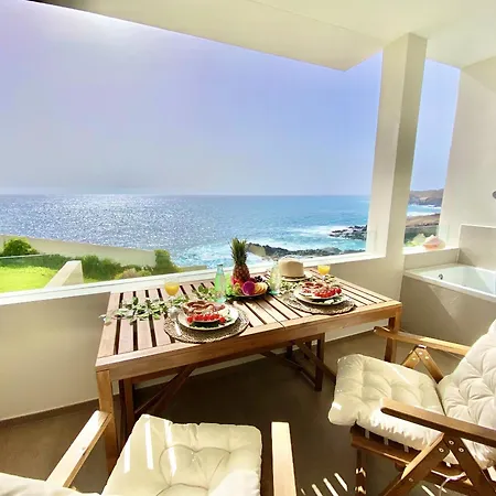 Beautiful Sea View كالاو سالفاجي