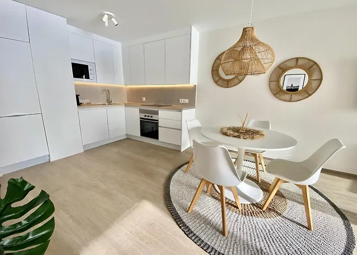 Beautiful Sea View Apartment *